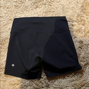lululemon athletica Women's Wunder Train High Rise Short 6” - Size 10